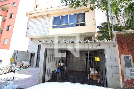 Casa para alugar com 200m², 3 quartos e 1 vagaFachada