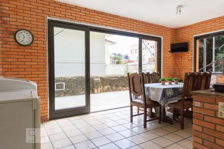 Casa para alugar com 200m², 3 quartos e 2 vagasCozinha