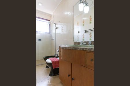 Banheiro de casa para alugar com 3 quartos, 200m² em Independência, Porto Alegre