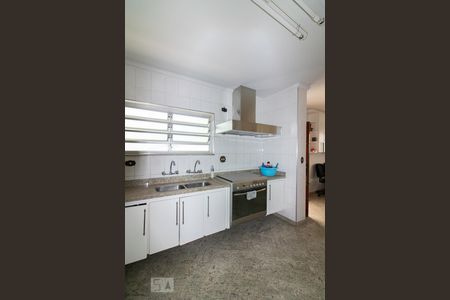 Casa para alugar com 468m², 4 quartos e 4 vagas Casa para alugar com 468m², 4 quartos e 4 vagasCozinha