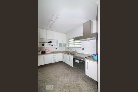 Casa para alugar com 468m², 4 quartos e 4 vagas Casa para alugar com 468m², 4 quartos e 4 vagasCozinha