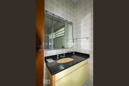 Casa para alugar com 468m², 4 quartos e 4 vagas Casa para alugar com 468m², 4 quartos e 4 vagasBanheiro Suíte 4