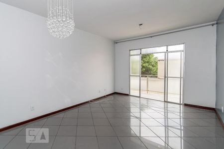 Sala de apartamento para alugar com 2 quartos, 105m² em Olaria, Rio de Janeiro