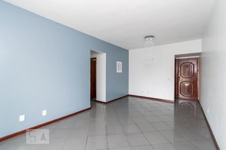 Sala de apartamento para alugar com 2 quartos, 105m² em Olaria, Rio de Janeiro