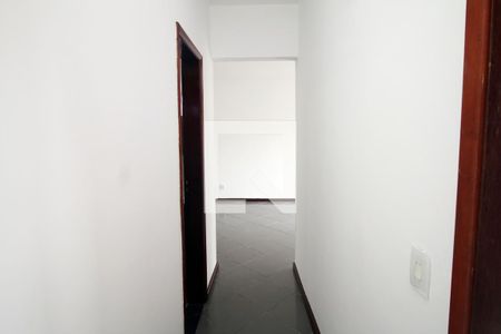 Sala - Corredor de apartamento para alugar com 2 quartos, 105m² em Olaria, Rio de Janeiro