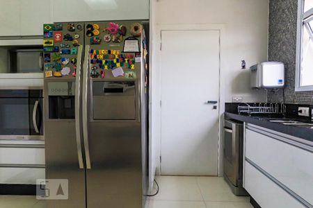 Apartamento para alugar com 137m², 3 quartos e 2 vagasCozinha