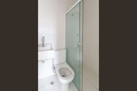 Banheiro 2 de casa de condomínio para alugar com 3 quartos, 80m² em Umuarama, Osasco