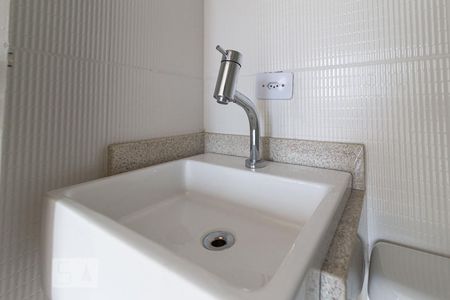 Casa de condomínio para alugar com 80m², 3 quartos e 2 vagasBanheiro 2