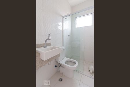 Banheiro 1 de casa de condomínio para alugar com 3 quartos, 80m² em Umuarama, Osasco