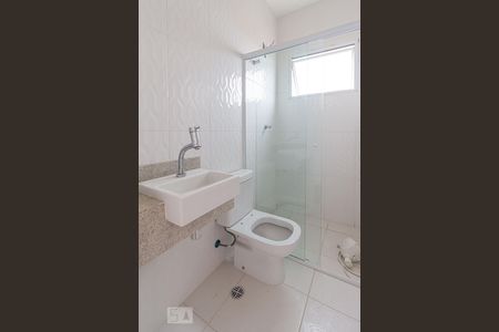 Banheiro 1 de casa de condomínio para alugar com 3 quartos, 80m² em Umuarama, Osasco