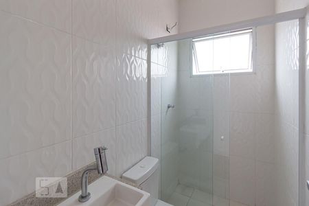 Banheiro 1 de casa de condomínio para alugar com 3 quartos, 80m² em Umuarama, Osasco