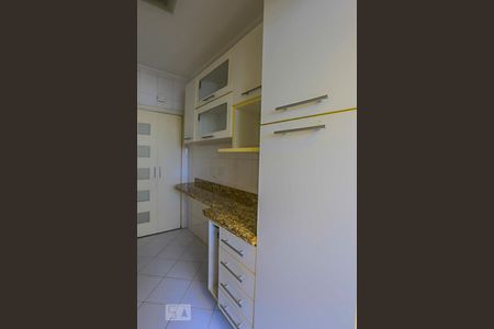 Apartamento para alugar com 72m², 2 quartos e 1 vagaCozinha - Armários