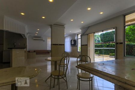 Apartamento para alugar com 72m², 2 quartos e 1 vagaÁrea comum - Salão de Festas