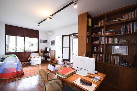 Casa à venda com 700m², 5 quartos e 3 vagasQuarto 1