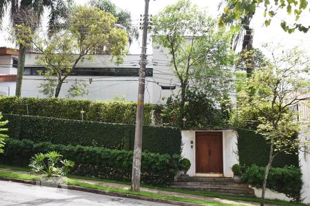 Casa à venda com 700m², 5 quartos e 3 vagasFachada