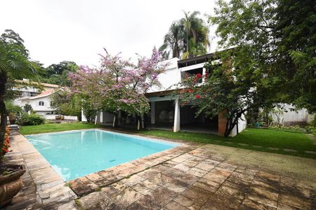 Casa à venda com 700m², 5 quartos e 3 vagasPiscina