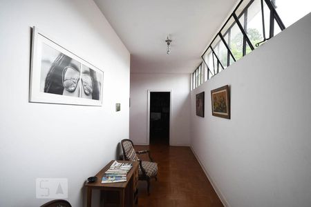 Casa à venda com 700m², 5 quartos e 3 vagasCorredor