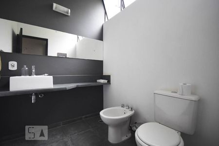 Casa à venda com 700m², 5 quartos e 3 vagasLavabo