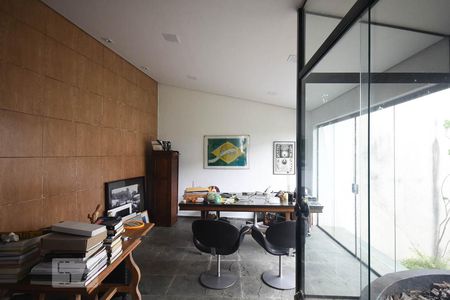 Casa à venda com 700m², 5 quartos e 3 vagasEscritório 2