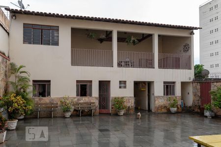 Casa para alugar com 360m², 4 quartos e 4 vagasÁrea de fundos