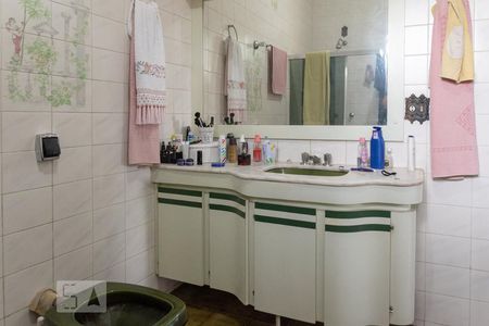 Casa para alugar com 360m², 4 quartos e 4 vagasBanheiro do Quarto 1