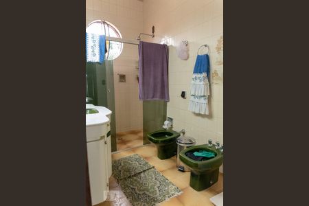 Casa para alugar com 360m², 4 quartos e 4 vagasBanheiro