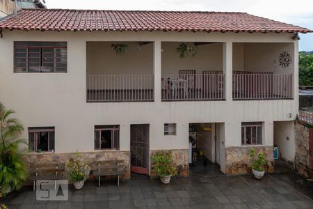 Casa para alugar com 360m², 4 quartos e 4 vagasCasa de fundos