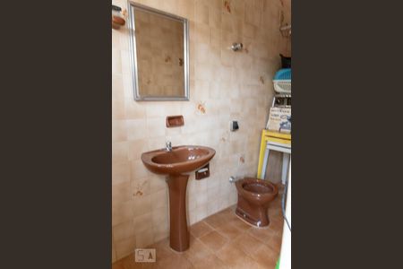 Casa para alugar com 360m², 4 quartos e 4 vagasBanheiro de Serviço