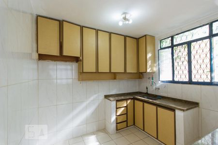 Casa de condomínio para alugar com 120m², 3 quartos e 2 vagas Casa de condomínio para alugar com 120m², 3 quartos e 2 vagasCozinha (1º andar)