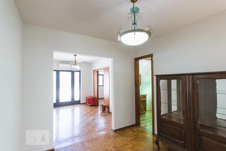 Casa de condomínio para alugar com 120m², 3 quartos e 2 vagas Casa de condomínio para alugar com 120m², 3 quartos e 2 vagasSala (1º andar)