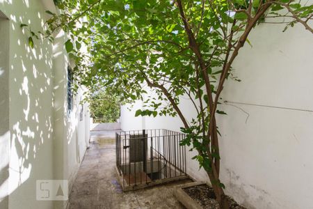 Casa de condomínio para alugar com 120m², 3 quartos e 2 vagas Casa de condomínio para alugar com 120m², 3 quartos e 2 vagasCorredor Lateral/Acesso Garagem (1º andar)