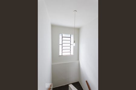 Casa de condomínio para alugar com 120m², 3 quartos e 2 vagas Casa de condomínio para alugar com 120m², 3 quartos e 2 vagasEscada (2º andar)