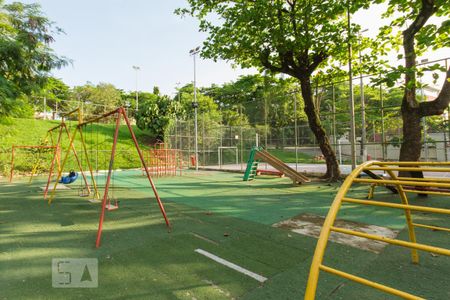 Casa de condomínio para alugar com 120m², 3 quartos e 2 vagas Casa de condomínio para alugar com 120m², 3 quartos e 2 vagasÁrea Comum - Parquinho