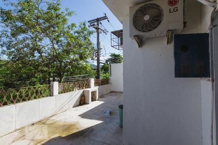 Casa de condomínio para alugar com 120m², 3 quartos e 2 vagas Casa de condomínio para alugar com 120m², 3 quartos e 2 vagasVaranda - Entrada (1º andar)