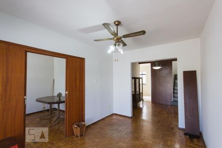 Casa de condomínio para alugar com 120m², 3 quartos e 2 vagas Casa de condomínio para alugar com 120m², 3 quartos e 2 vagasSala (1º andar)