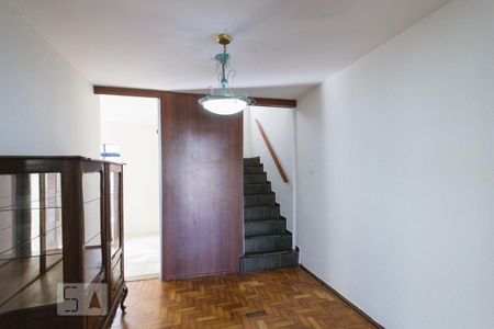 Casa de condomínio para alugar com 120m², 3 quartos e 2 vagas Casa de condomínio para alugar com 120m², 3 quartos e 2 vagasSala (1º andar)