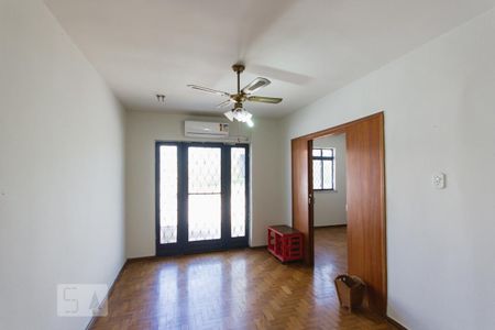 Casa de condomínio para alugar com 120m², 3 quartos e 2 vagas Casa de condomínio para alugar com 120m², 3 quartos e 2 vagasSala (1º andar)