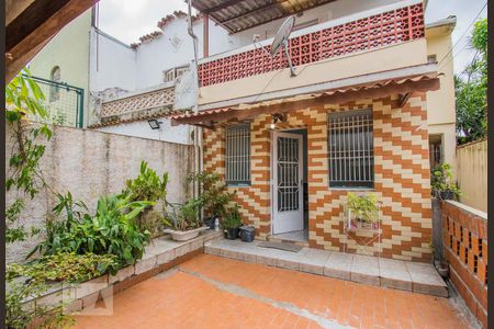 Casa à venda com 100m², 2 quartos e sem vagaQuintal / Fachada