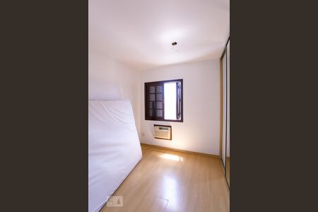 Casa de condomínio à venda com 90m², 3 quartos e 1 vagaQuarto 2