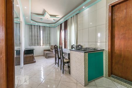 Sala de casa à venda com 2 quartos, 54m² em Olaria, Rio de Janeiro