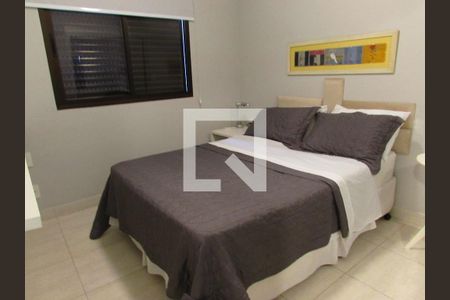 Apartamento à venda com 160m², 4 quartos e 2 vagasQuarto 2