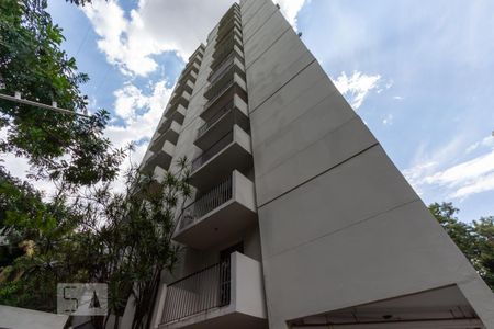 Apartamento para alugar com 65m², 2 quartos e 1 vagaFachada