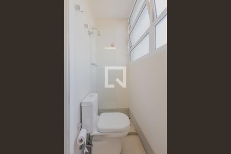 Apartamento à venda com 180m², 3 quartos e 1 vagaÁrea de Serviço - Banheiro