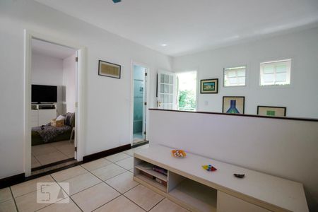 Casa de condomínio à venda com 150m², 2 quartos e 3 vagas Casa de condomínio à venda com 150m², 2 quartos e 3 vagasHall