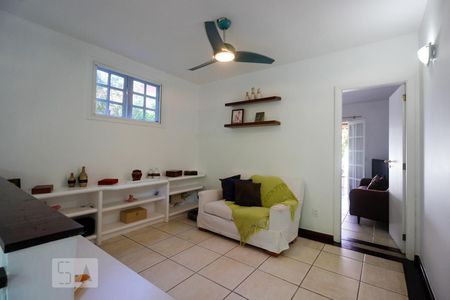 Casa de condomínio à venda com 150m², 2 quartos e 3 vagas Casa de condomínio à venda com 150m², 2 quartos e 3 vagasHall