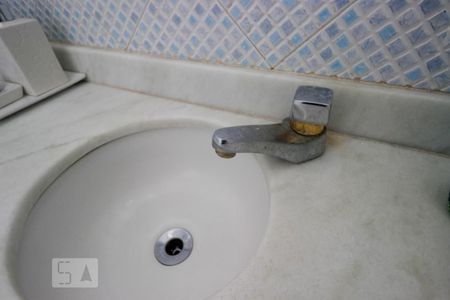 Casa de condomínio à venda com 150m², 2 quartos e 3 vagas Casa de condomínio à venda com 150m², 2 quartos e 3 vagasBanheiro