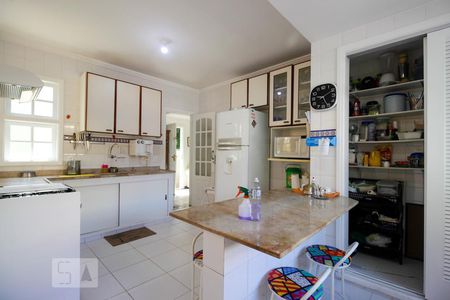 Casa de condomínio à venda com 150m², 2 quartos e 3 vagas Casa de condomínio à venda com 150m², 2 quartos e 3 vagasCozinha