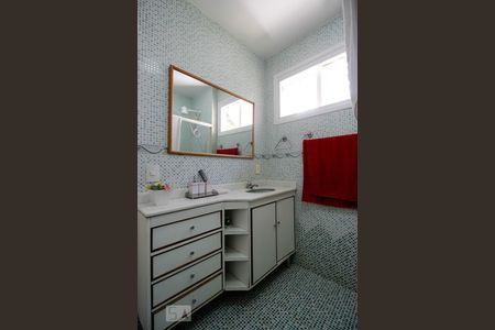 Casa de condomínio à venda com 150m², 2 quartos e 3 vagas Casa de condomínio à venda com 150m², 2 quartos e 3 vagasBanheiro da Suíte