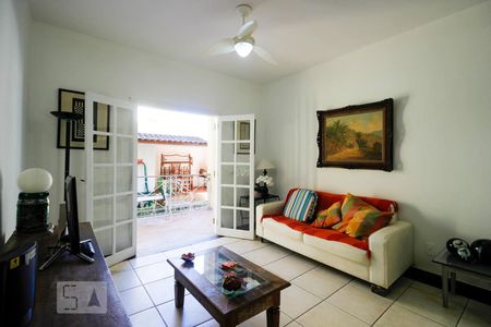 Casa de condomínio à venda com 150m², 2 quartos e 3 vagas Casa de condomínio à venda com 150m², 2 quartos e 3 vagasSala