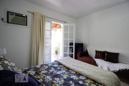 Casa de condomínio à venda com 150m², 2 quartos e 3 vagas Casa de condomínio à venda com 150m², 2 quartos e 3 vagasQuarto